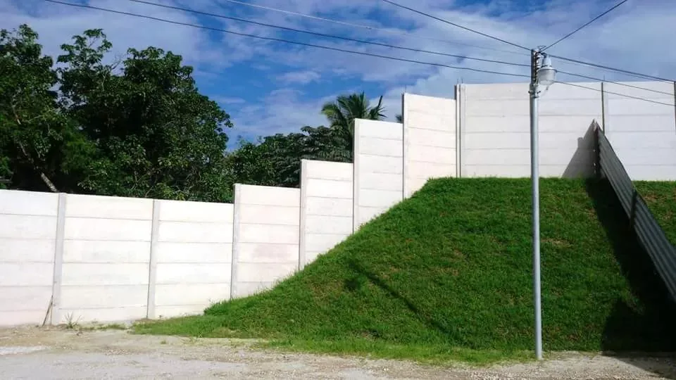 Cuánto cuesta instalar un tapial prefabricado en El Salvador
